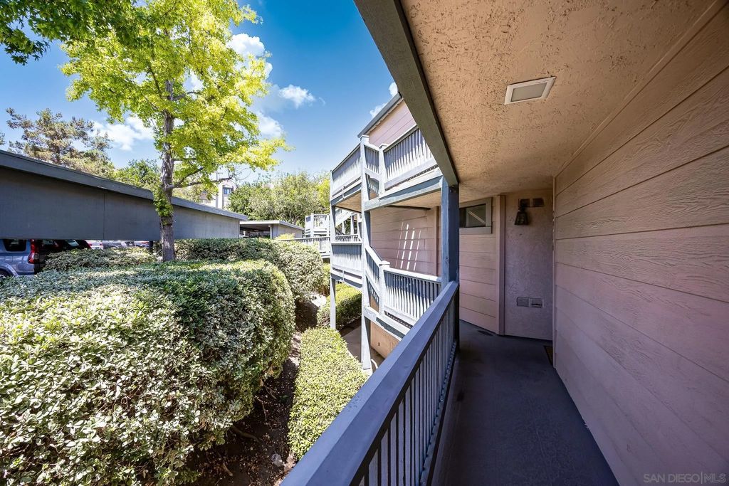 Photo of 2916 Elm Tree Ct, Spring Valley, CA 91978 (MLS # 250045202)