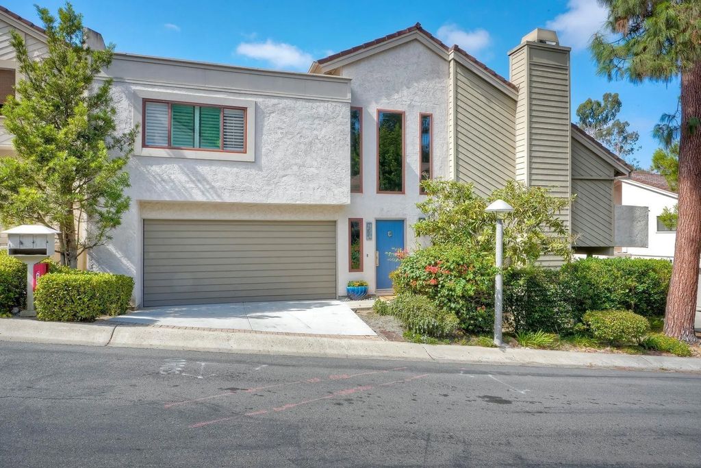 Photo of 4336 Caminito De La Escena, San Diego, CA 92108 (MLS # 250041218)