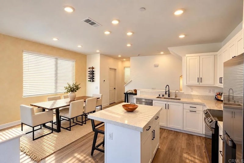 812 Makani St 2