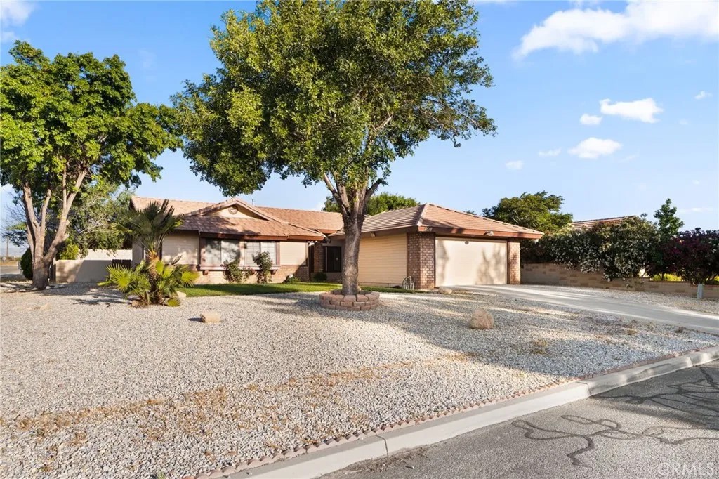 8518 Valley View