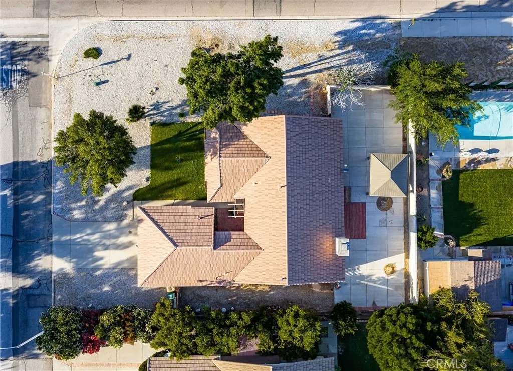 8518 Valley View