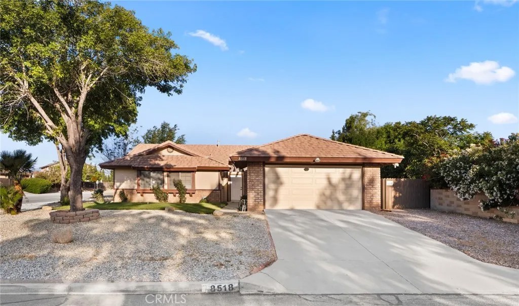 8518 Valley View