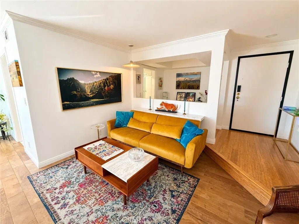 222 N Rose