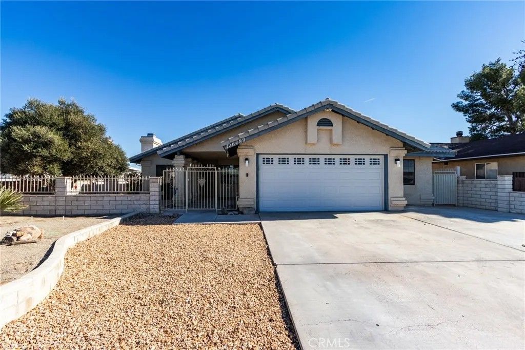 Photo of 26489 Blue Water Rd, Helendale, CA 92342 (MLS # HD25278003)