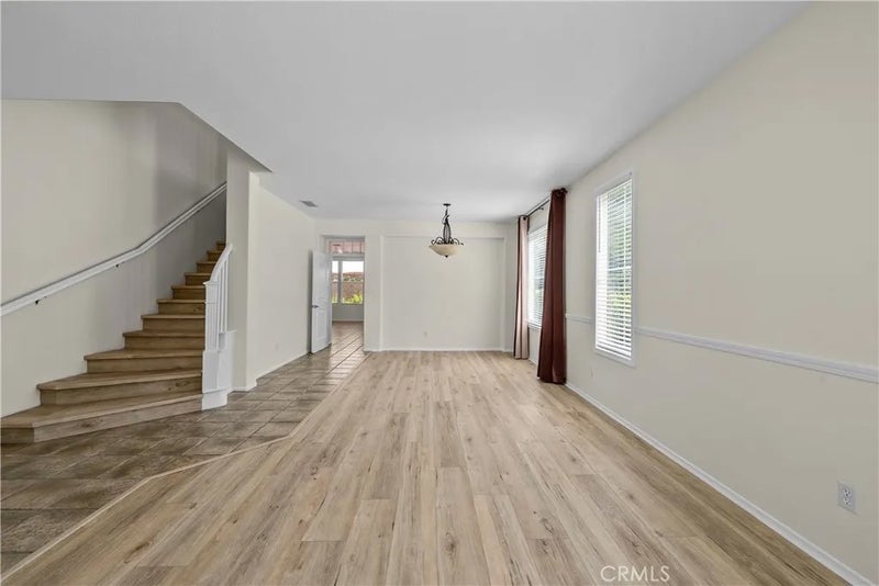 28454 Cascade