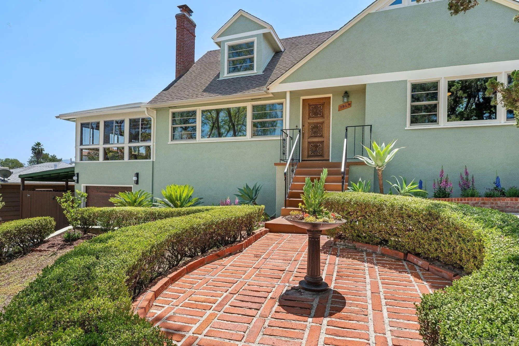 8865 Country Club Place