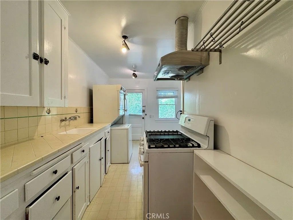 Photo of 1714 Gillette Crescent #C, South Pasadena, CA 91030 (MLS # WS25280825)