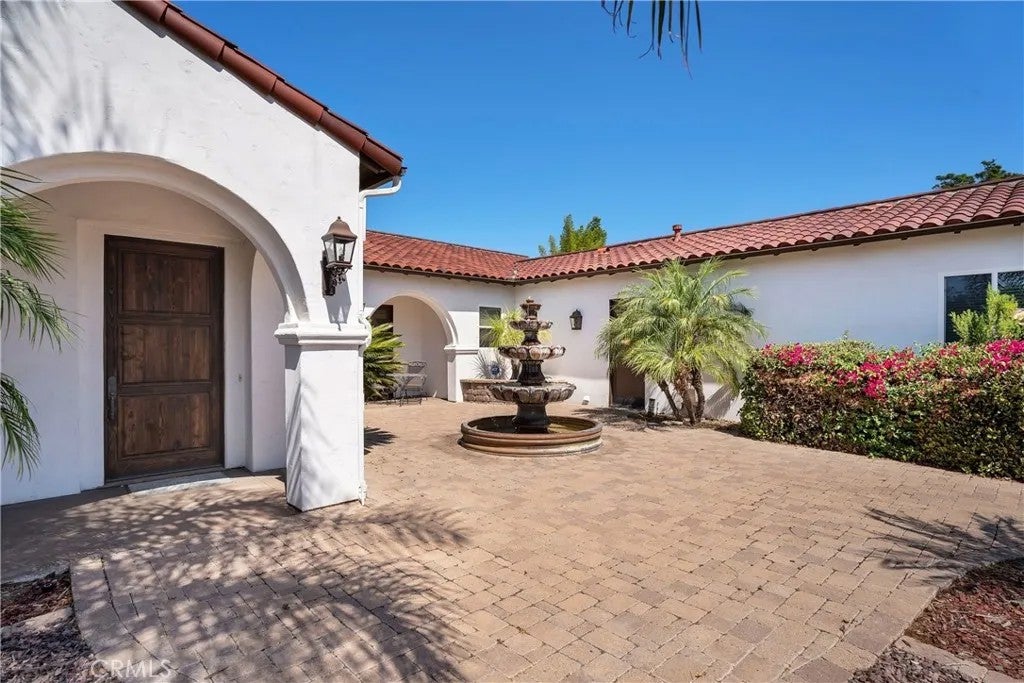925 Valley