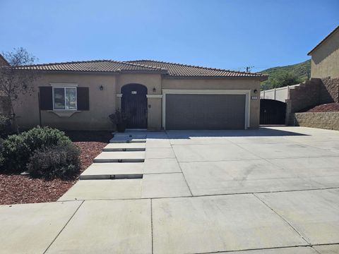 Photo of 33161 Cattle Dr, Winchester, CA 92596 (MLS # 260005317)