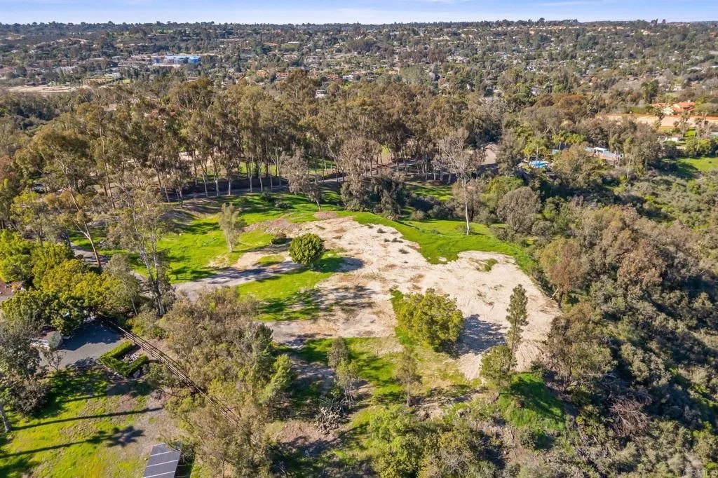 18065 Avenida Alondra