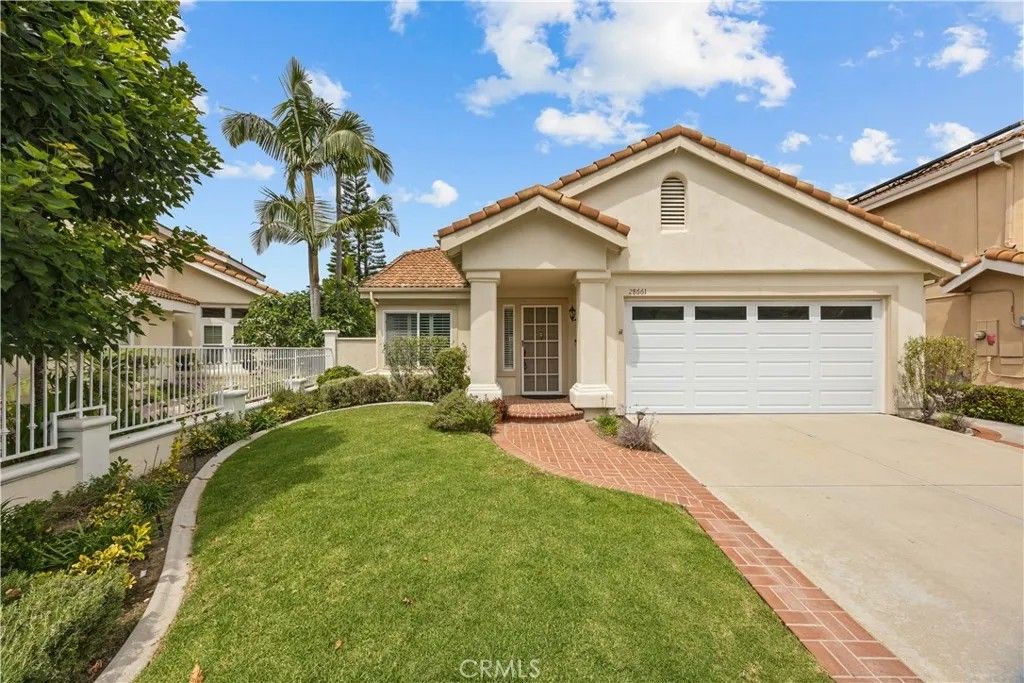 Photo of 28661 Via Pasatiempo, Laguna Niguel, CA 92677 (MLS # OC26078075)