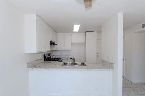 Tiny photo for 450 E 4th Street #423, Santa Ana, CA 92701 (MLS # PW26055137)