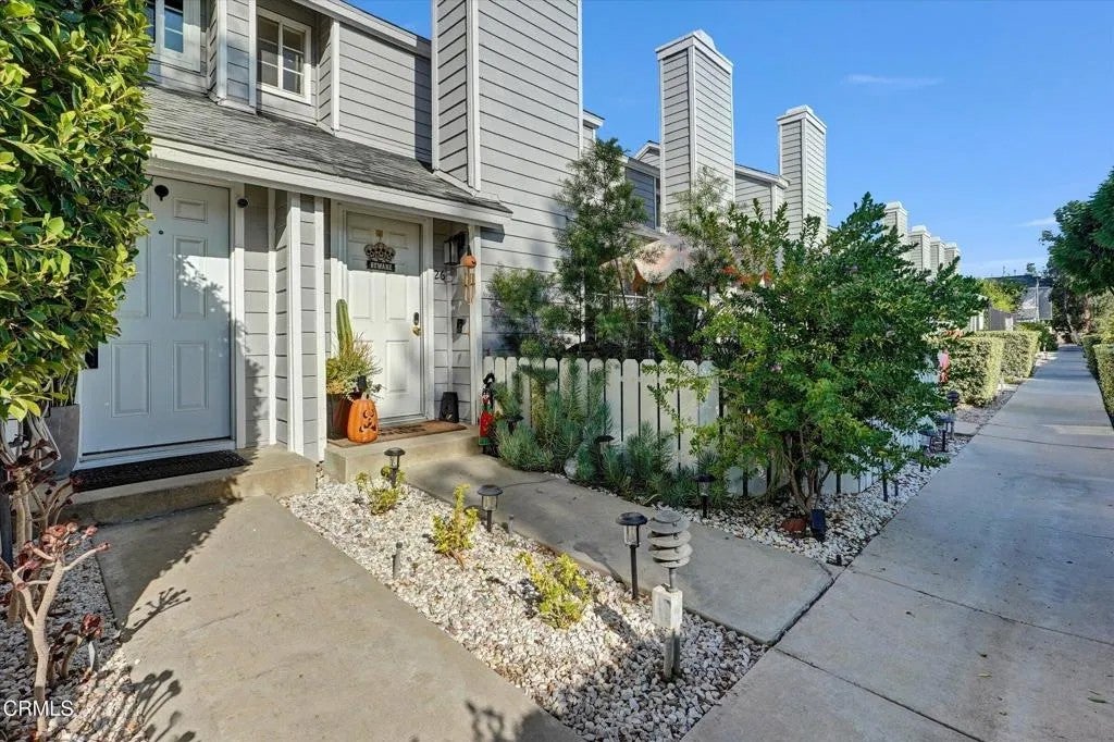 14380 Foothill 27