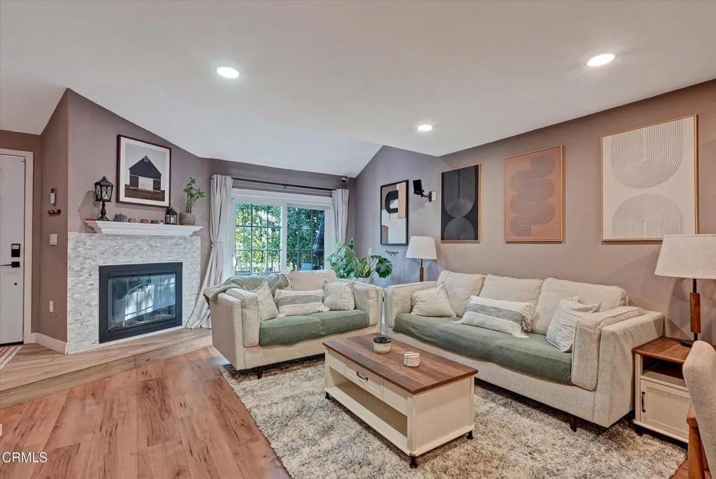 14380 Foothill 27