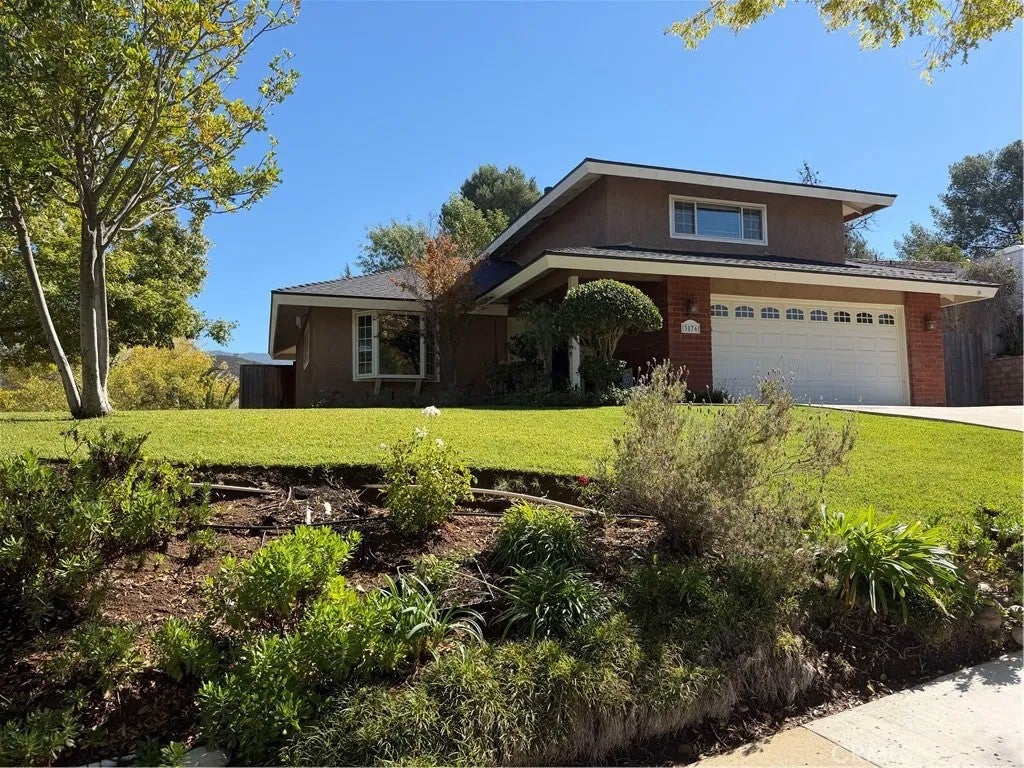 Photo of 3876 Crownhaven Court, Newbury Park, CA 91320 (MLS # SR26220137)