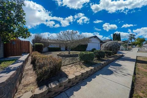 Photo of 1643 Oak Hill Drive, Escondido, CA 92027 (MLS # NDP2601199)