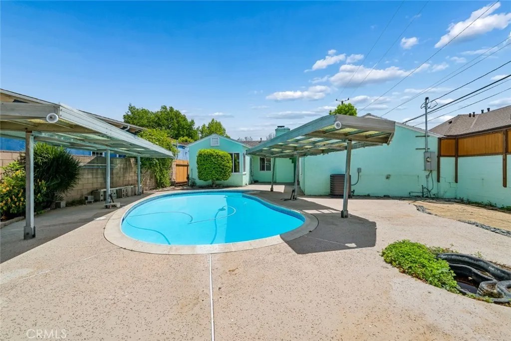 449 W Elm Avenue