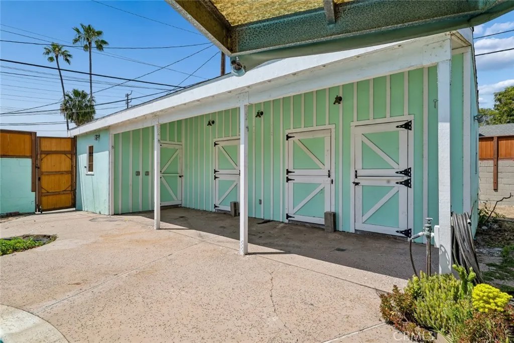 449 W Elm Avenue