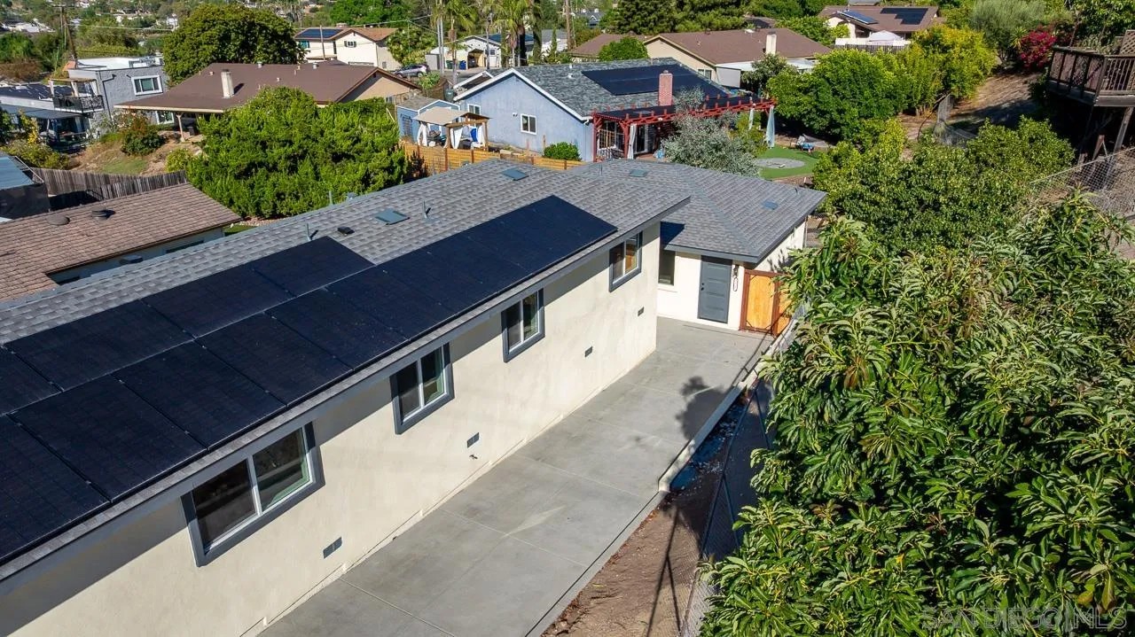 3335-37 S Barcelona St