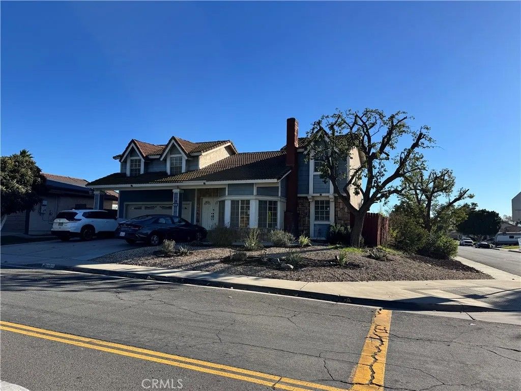 Photo of 13931 Shadow Dr, Fontana, CA 92337 (MLS # WS25273241)