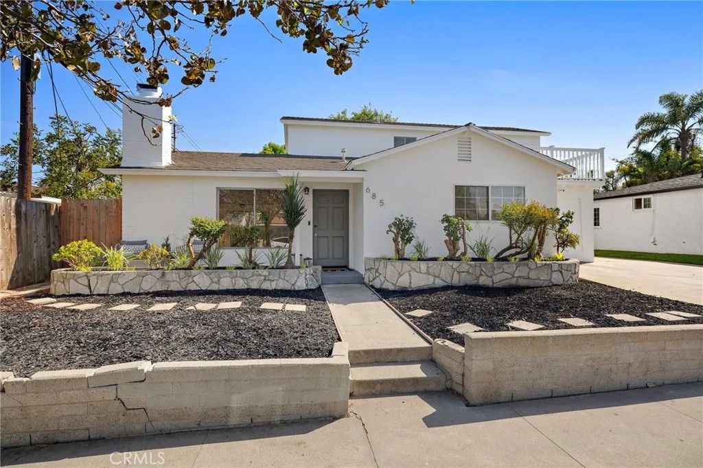 Photo of 685 Center St, Costa Mesa, CA 92627 (MLS # OC26074046)