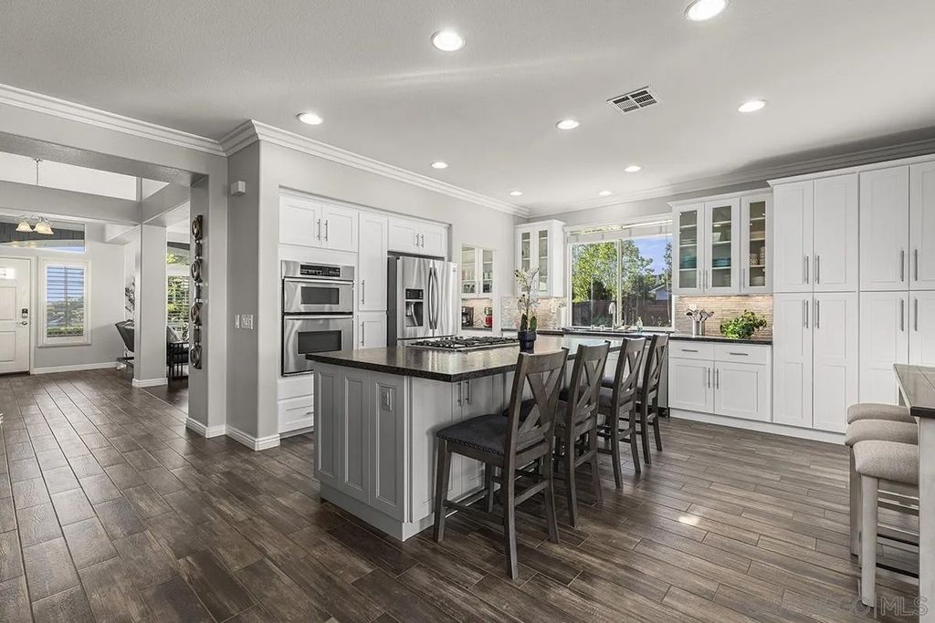 Photo of 424 Hidden Trails Road, Escondido, CA 92027 (MLS # 260008939)