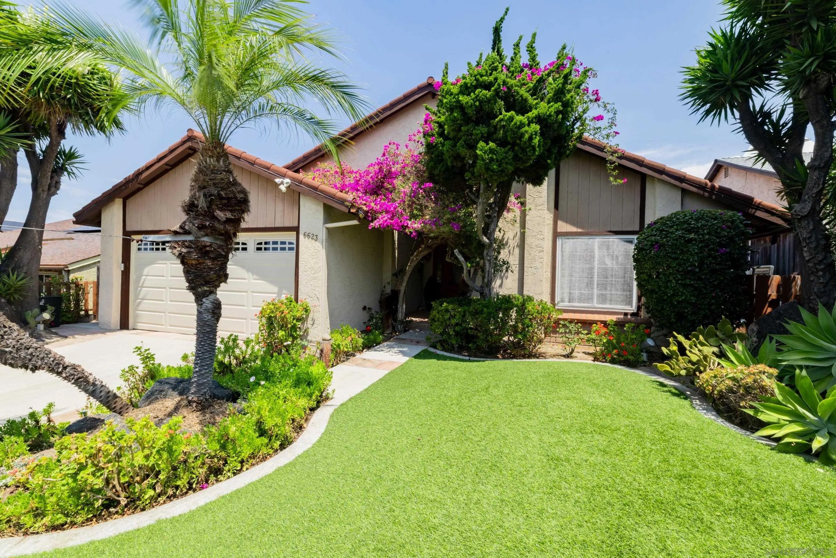 6623 Hemingway Dr