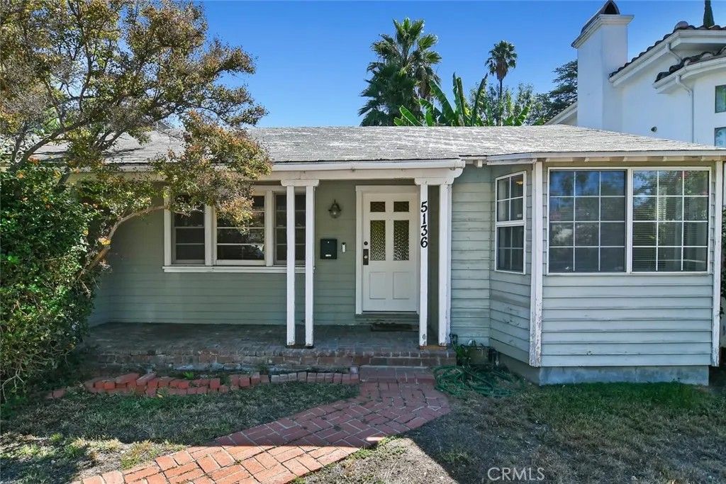Photo of 5136 Noble Ave, Sherman Oaks, CA 91403 (MLS # SR26041188)