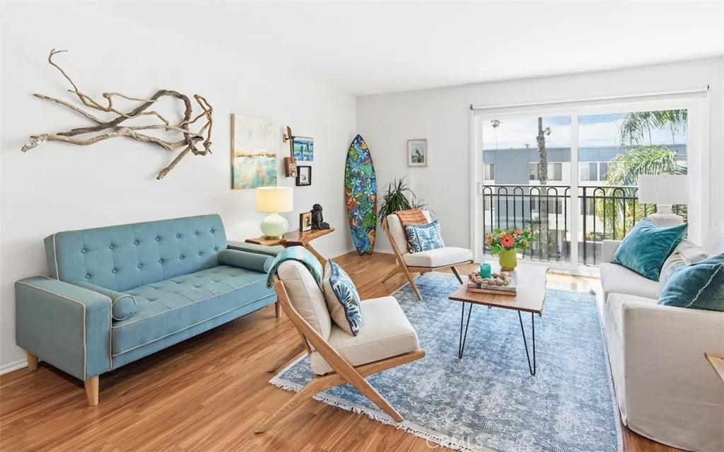 5959 E Naples Plaza 208