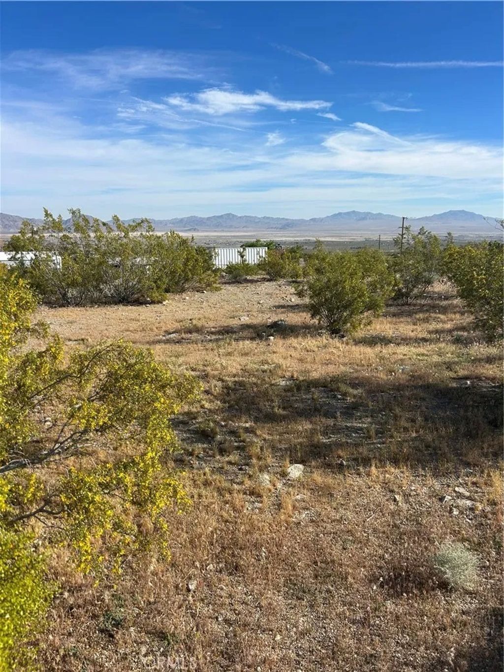 Photo of 32410 Sapphire Rd, Lucerne Valley, CA 92356 (MLS # HD26065455)