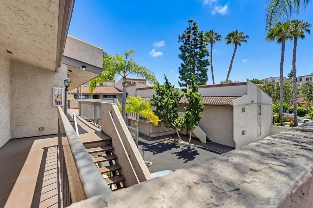Photo of 2564 Navarra Dr #206, Carlsbad, CA 92009 (MLS # 260011258)