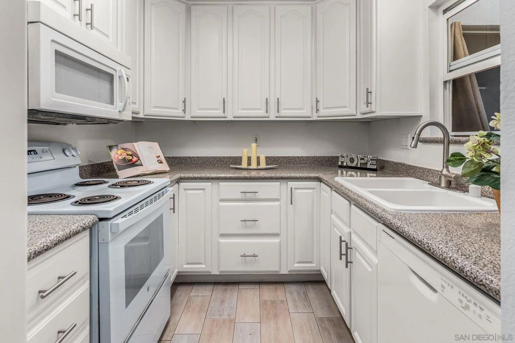 Photo of 7779 Camino Glorita, San Diego, CA 92122 (MLS # 250045877)