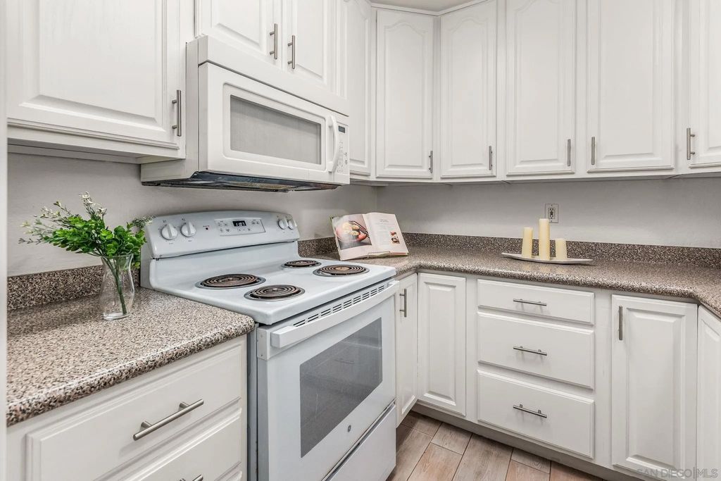 Photo of 7779 Camino Glorita, San Diego, CA 92122 (MLS # 250045877)