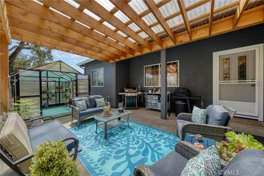 21410 Valley Oak