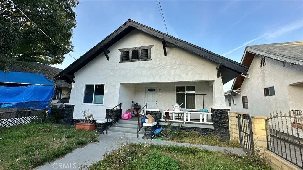 Photo of 723 W 58th St, Los Angeles, CA 90037 (MLS # SB25277582)