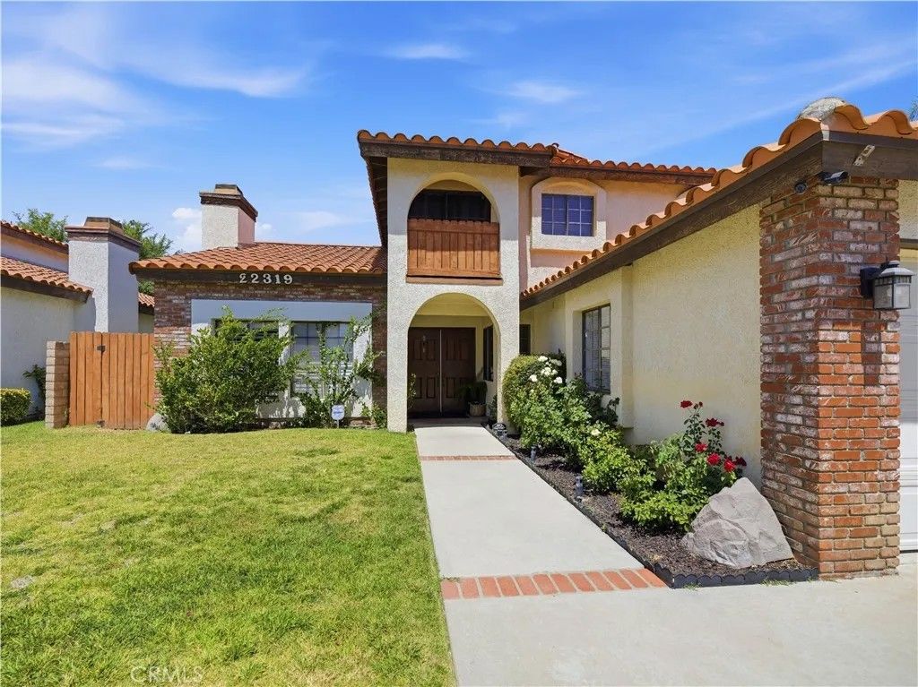 Photo of 22319 Lull Street, Canoga Park, CA 91304 (MLS # SR26090294)