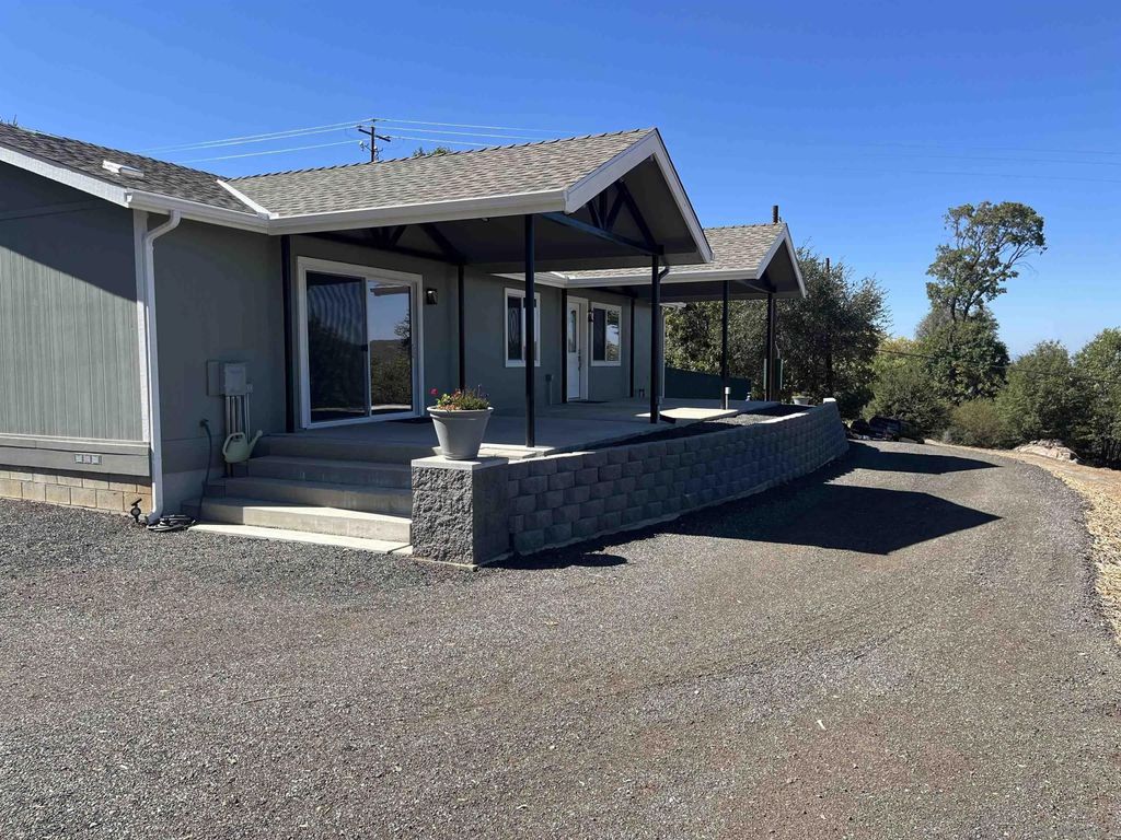 Photo of 17099 Iron Springs Rd, Julian, CA 92036 (MLS # 250041053)