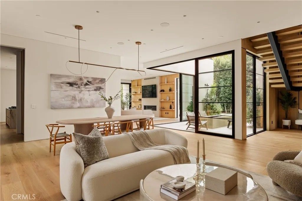 Photo of 11937 Addison St, Valley Village, CA 91607 (MLS # SR26084269)