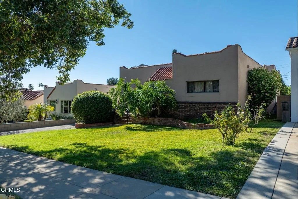Photo of 1443 Dorothy Drive, Glendale, CA 91202 (MLS # P1-25508)