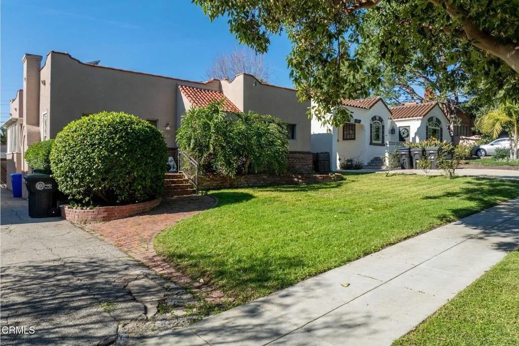 Photo of 1443 Dorothy Drive, Glendale, CA 91202 (MLS # P1-25508)