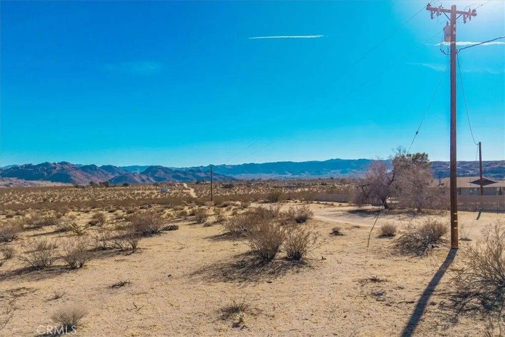 Photo of 4815 Border, Joshua Tree, CA 92252 (MLS # JT26004900)