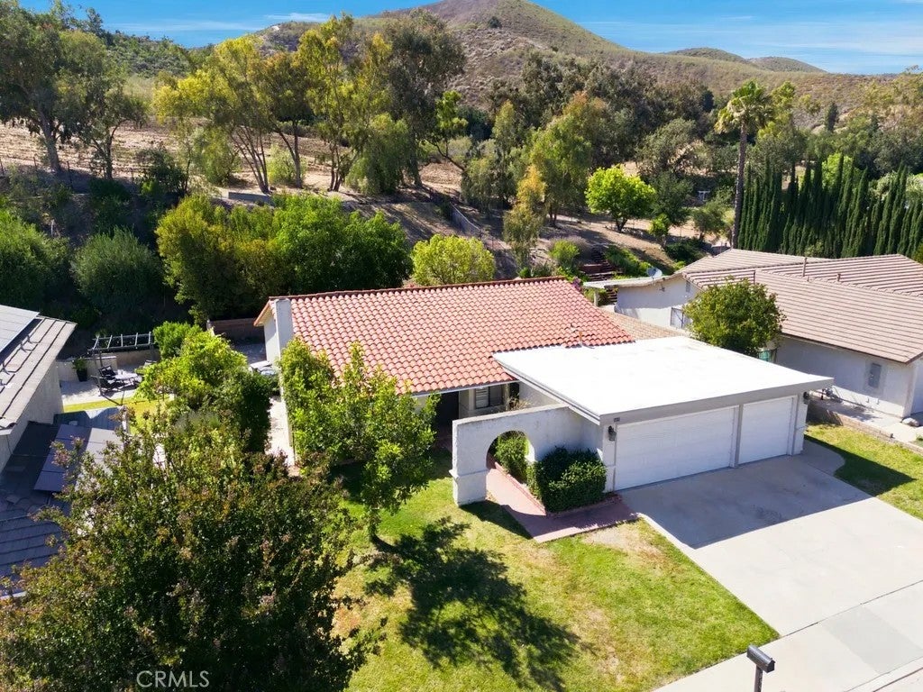 5835 Cardoza Drive