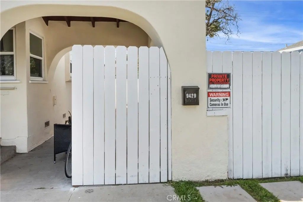 Photo of 9427 S 2nd Ave, Inglewood, CA 90305 (MLS # RS26043731)