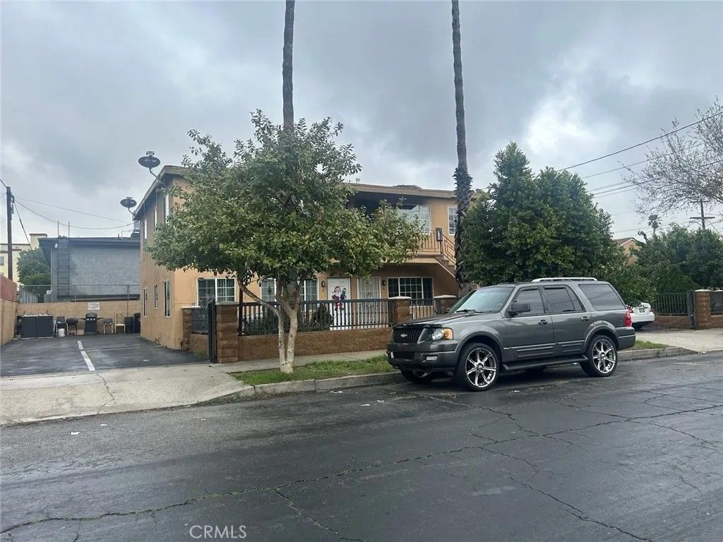 Photo of 6905 Agnes Ave, North Hollywood, CA 91605 (MLS # IG26042388)