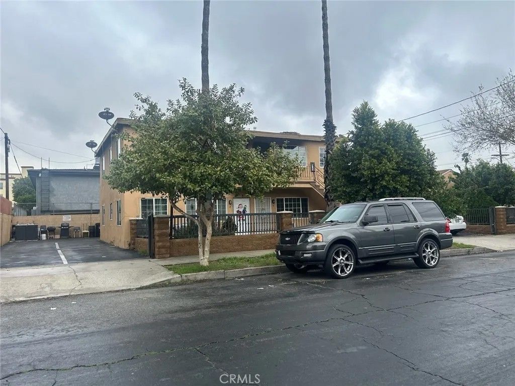 Photo of 6905 Agnes Ave, North Hollywood, CA 91605 (MLS # IG26042388)