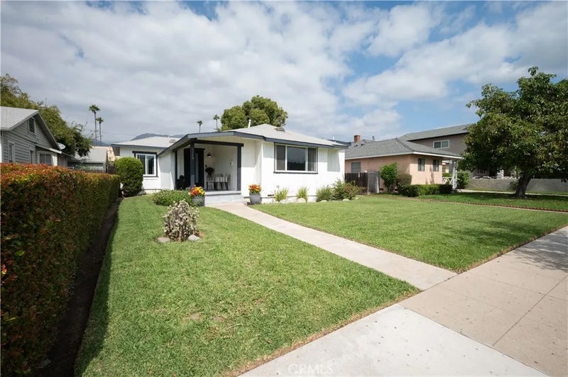 3149 E Green