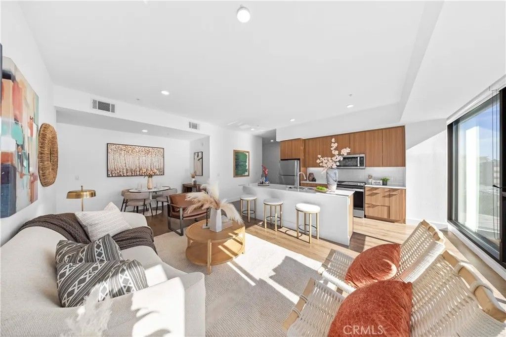 Photo of 709 E Walnut Street #417, Pasadena, CA 91101 (MLS # AR25270397)