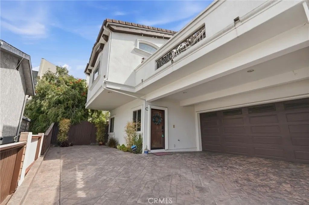 Photo of 2111 Carnegie Avenue #C, Redondo Beach, CA 90278 (MLS # SB26085309)
