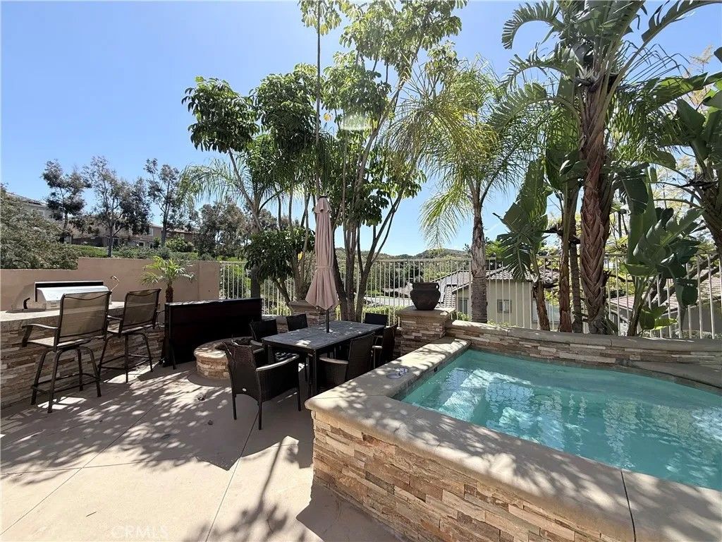 Photo of 36 Via Perico, Rancho Santa Margarita, CA 92688 (MLS # OC26097318)