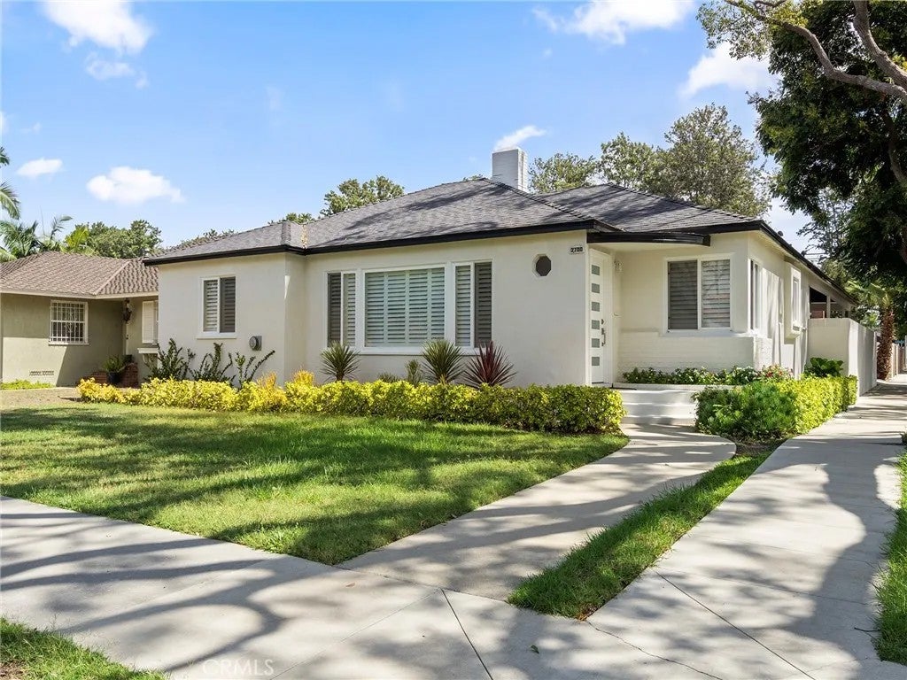 2700 Eucalyptus Avenue